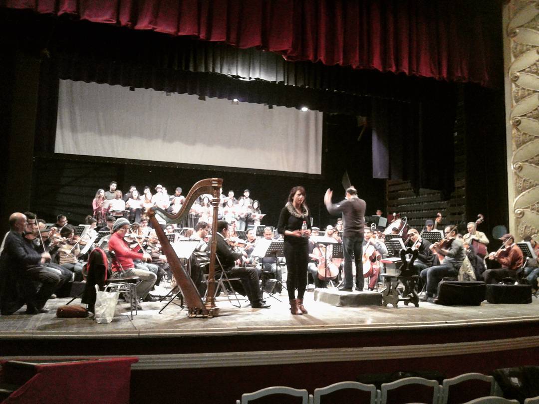 Playing with the Tunisian Symphony Orchestra tomorrow at 6pm at the municipal theater in Tunis for the anniversary of the revolution. Repetition pour le de la demain